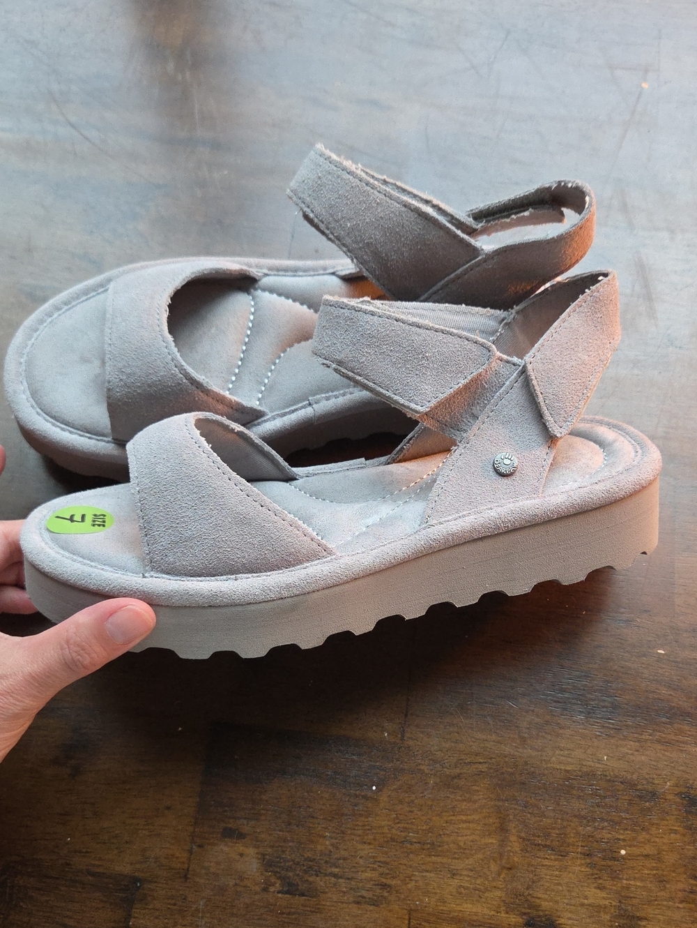 Bearpaw Size 7 Light Grey Suede Platform Strap Sandals NEW